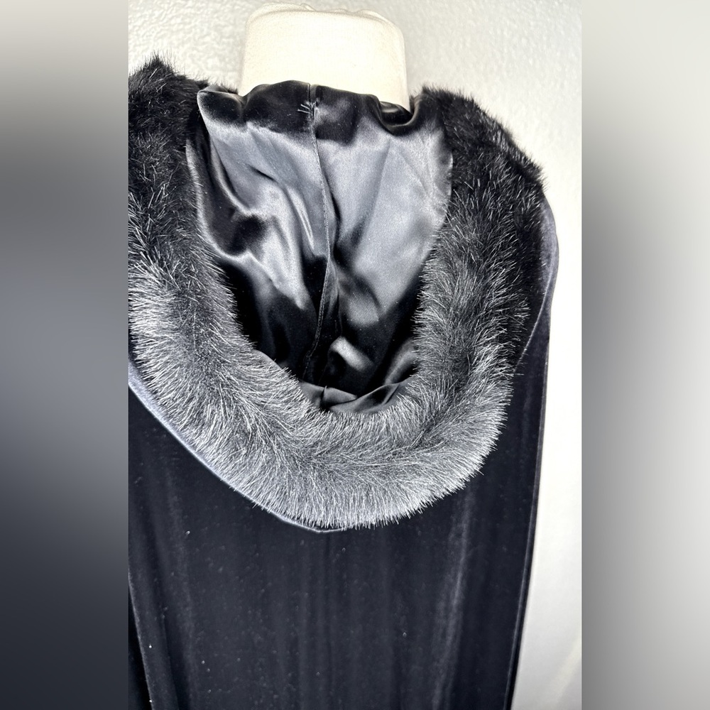 Vintage Exquisite Jeffrey & Dara Evenings By Tom Barra Full Velvet Cape/Fur Hood - Picture 4 of 11